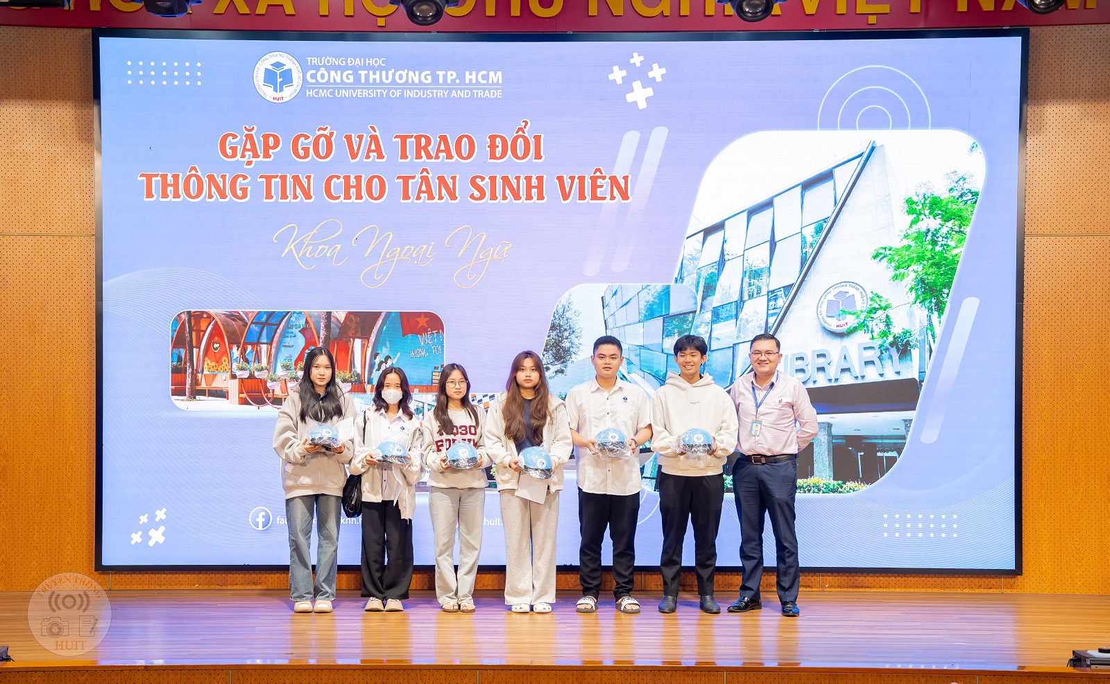 SINH HOẠT ĐẦU KHÓA & GẶP GỠ TÂN SINH VIÊN KHÓA 16 – KHOA NGOẠI NGỮ PHẦN 1