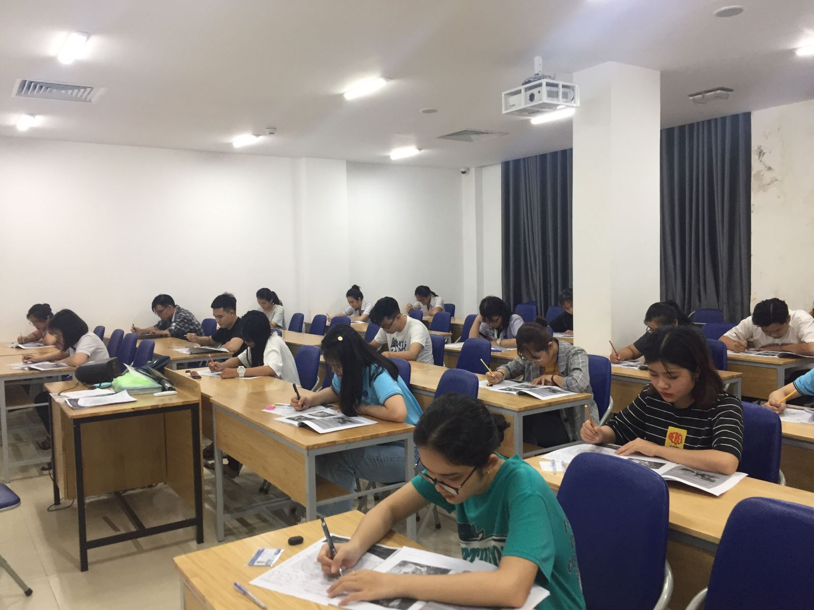 Vòng loại kỳ thi Olympic tiếng anh cho sinh viên chuyên ngữ