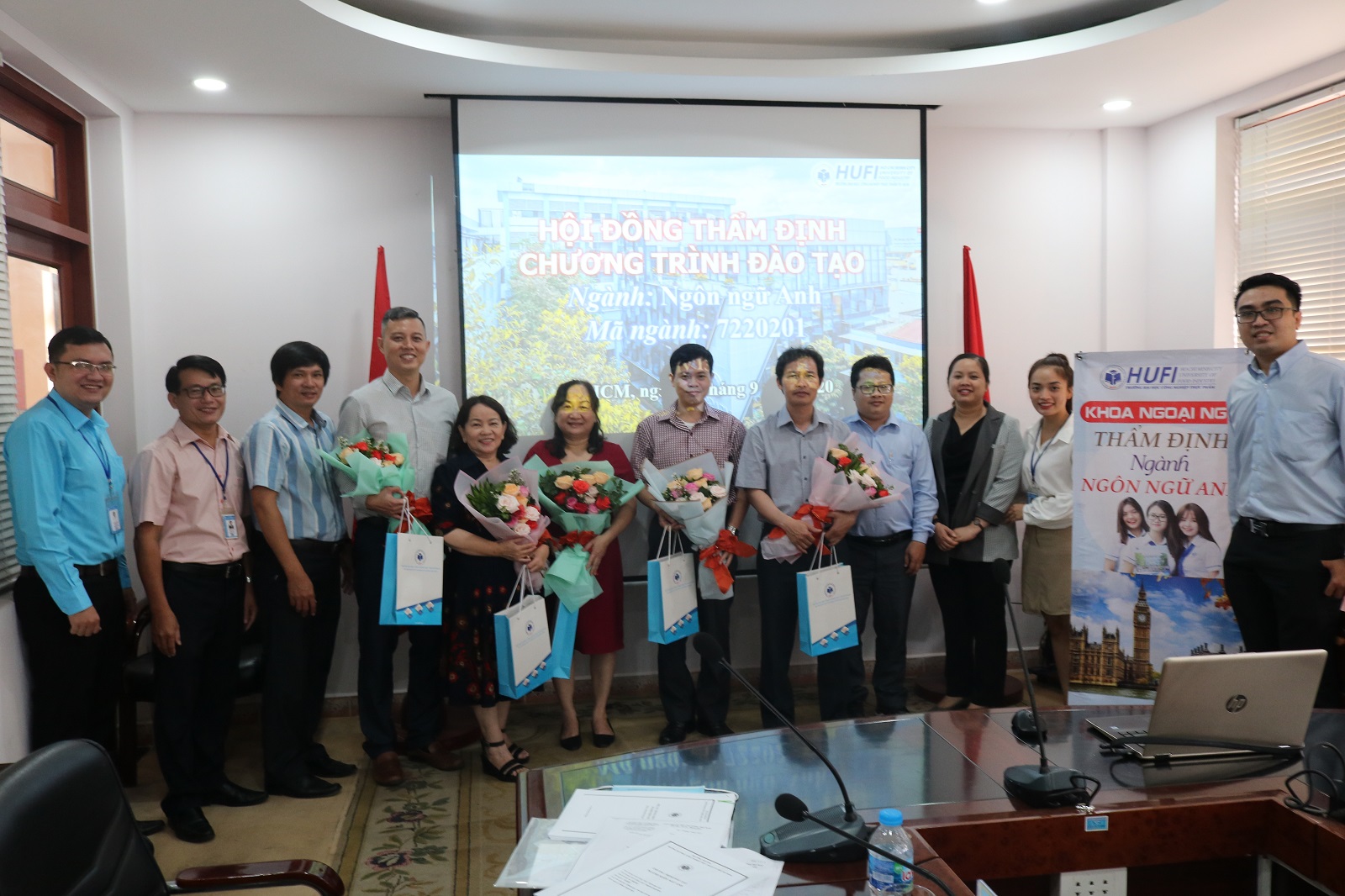 Khoa Ngoại Ngữ thẩm định ngành Ngôn Ngữ Anh